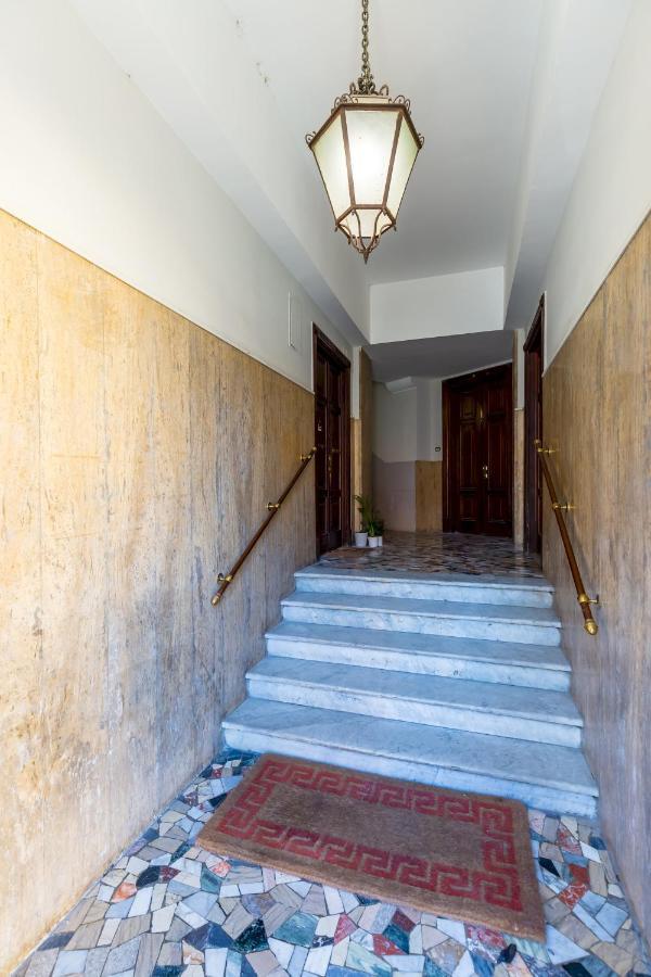 Assisi Style Flat Trastevere Rome Bagian luar foto